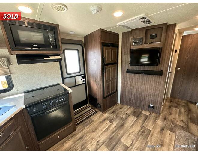 2017 Flagstaff Micro Lite 25FKS Travel Trailer at Stony RV Sales, Service and Consignment STOCK# S106 Photo 11