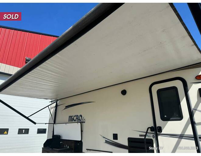 2017 Flagstaff Micro Lite 25FKS Travel Trailer at Stony RV Sales, Service AND cONSIGNMENT. STOCK# S106 Photo 17
