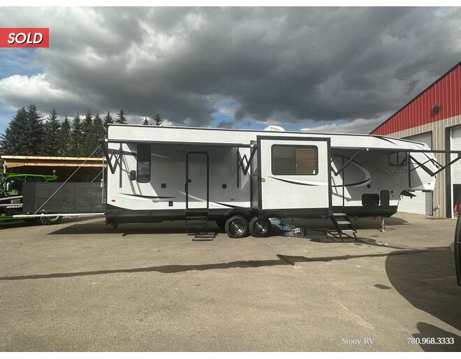 2019 Cherokee Wolf Pack Toy Hauler 325Pack13 Fifth Wheel at Stony RV Sales and Service STOCK# 219 Photo 4