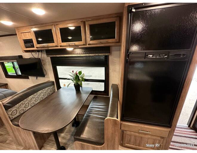 2018 Jayco Jay Feather 22RB Travel Trailer at Stony RV Sales and Service STOCK# S128 Photo 24