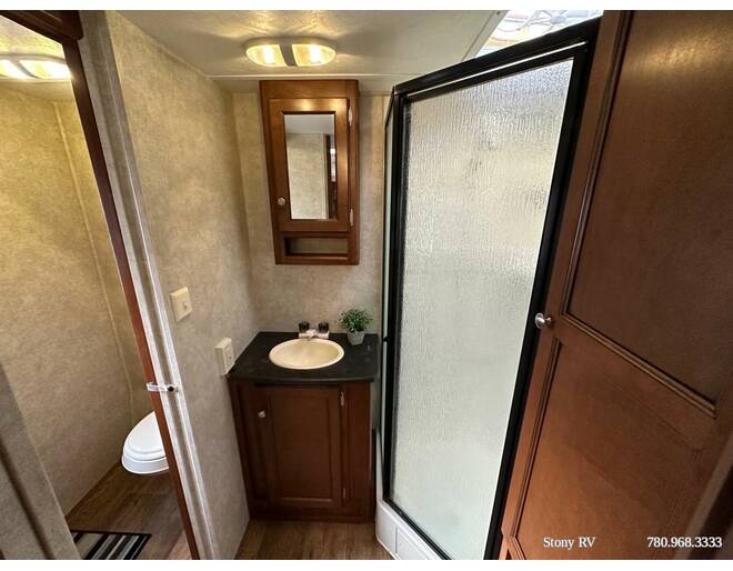2015 Keystone Bullet Ultra Lite 251RBS Travel Trailer at Stony RV Sales, Service and Consignment STOCK# S130 Photo 14
