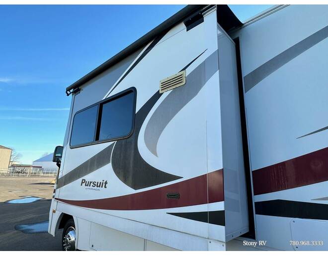 2013 Coachmen Pursuit Ford F-53 32BHP Class A at Stony RV Sales, Service and Consignment STOCK# C133 Photo 9