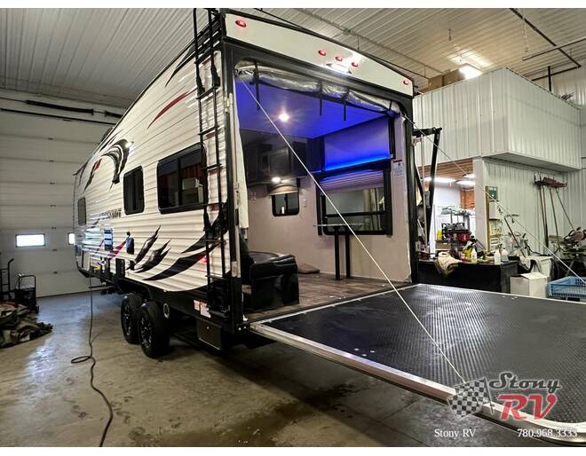 2018 Shockwave MX Series Toy Hauler 21RQMX Travel Trailer at Stony RV Sales, Service and Consignment STOCK# 1071 Photo 6