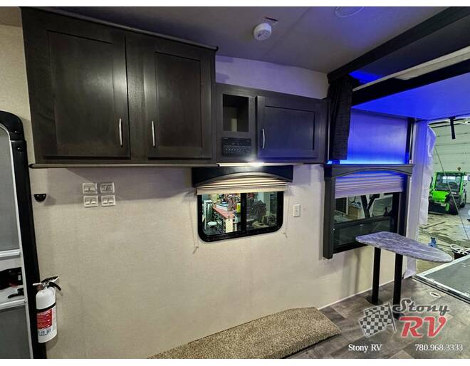 2018 Shockwave MX Series Toy Hauler 21RQMX Travel Trailer at Stony RV Sales, Service and Consignment STOCK# 1071 Photo 13