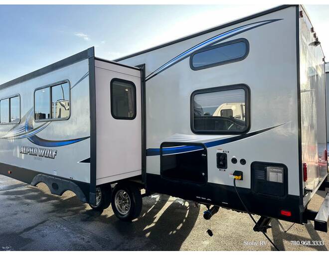2019 Cherokee Alpha Wolf 26DBHL Travel Trailer at Stony RV Sales, Service and Consignment STOCK# 1072 Photo 6