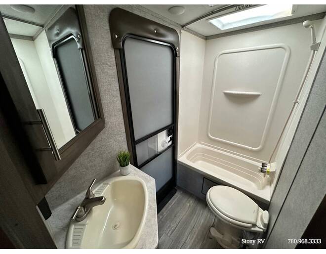 2019 Cherokee Alpha Wolf 26DBHL Travel Trailer at Stony RV Sales, Service and Consignment STOCK# 1072 Photo 16