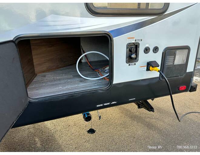 2019 Cherokee Alpha Wolf 26DBHL Travel Trailer at Stony RV Sales, Service and Consignment STOCK# 1072 Photo 23