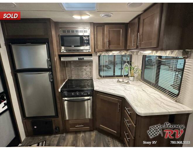 2018 Wildcat Maxx Lite 245RGX Travel Trailer at Stony RV Sales, Service and Consignment STOCK# S126 Photo 11