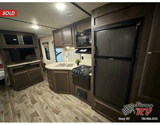 2018 Starcraft Autumn Ridge Outfitter 31BHU Travel Trailer at Stony RV Sales and Service STOCK# 1089 Photo 14