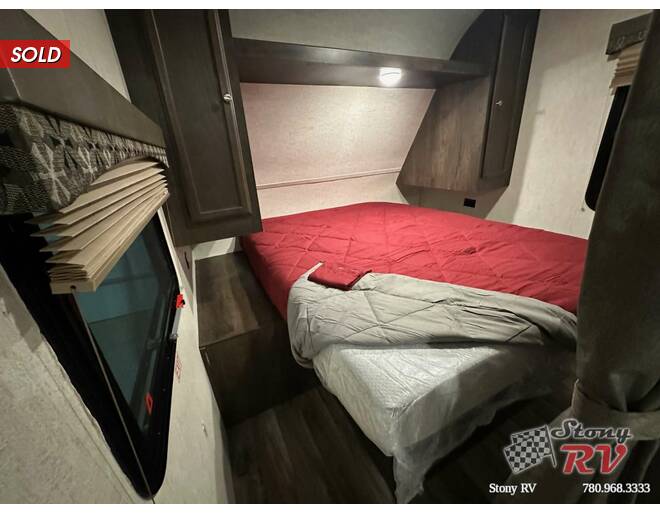 2018 Starcraft Autumn Ridge Outfitter 31BHU Travel Trailer at Stony RV Sales and Service STOCK# 1089 Photo 17