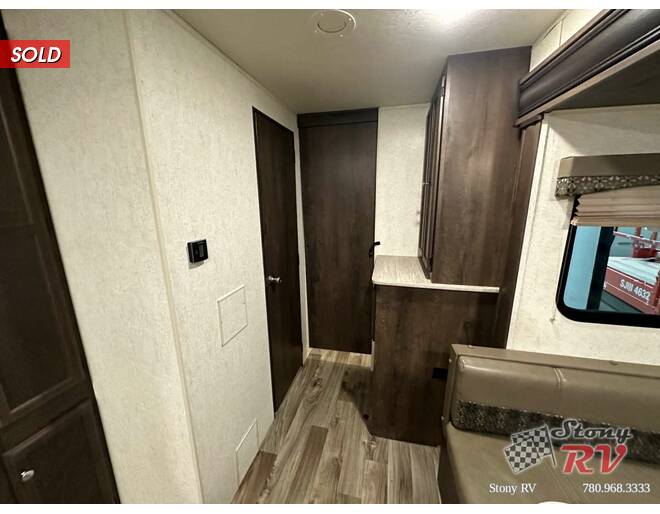 2018 Starcraft Autumn Ridge Outfitter 31BHU Travel Trailer at Stony RV Sales and Service STOCK# 1089 Photo 18