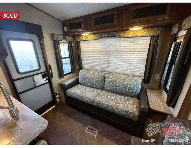 2015 Palomino Sabre Silhoutte 250RLUD Fifth Wheel at Stony RV Sales and Service STOCK# C146 Photo 11