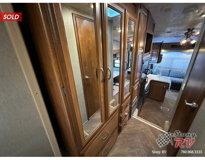 2015 Palomino Sabre Silhoutte 250RLUD Fifth Wheel at Stony RV Sales and Service STOCK# C146 Photo 16