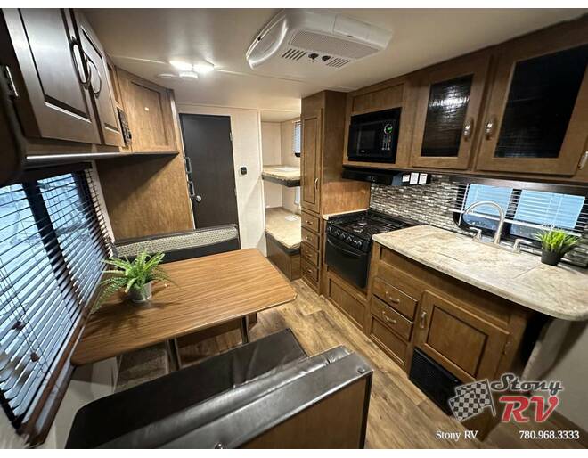 2017 Salem Cruise Lite 201BHXL Travel Trailer at Stony RV Sales, Service and Consignment STOCK# 1093 Photo 11