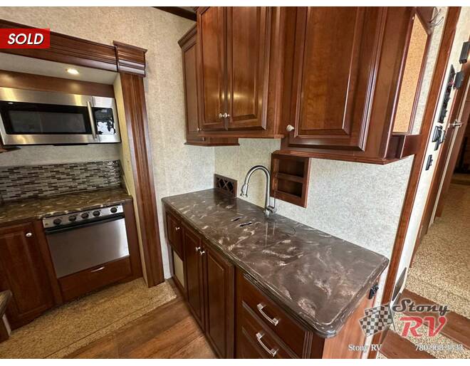 2014 Cardinal 3030RS Fifth Wheel at Stony RV Sales, Service and Consignment STOCK# C150 Photo 24