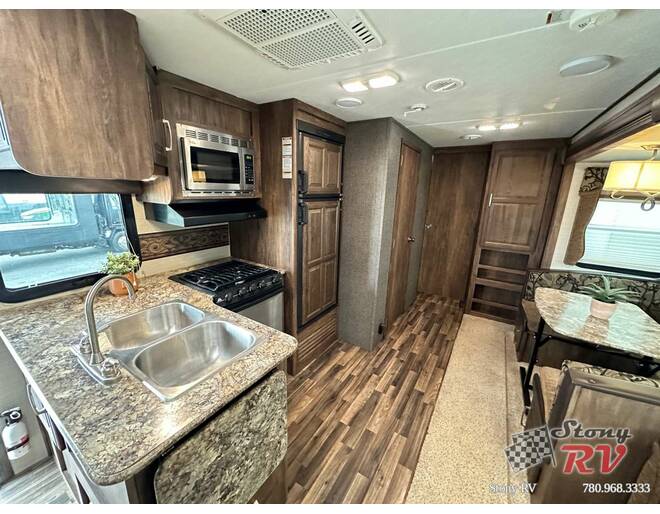 2015 Keystone Cougar Half-Ton West 29RBKWE Travel Trailer at Stony RV Sales, Service AND cONSIGNMENT. STOCK# 1120 Photo 10