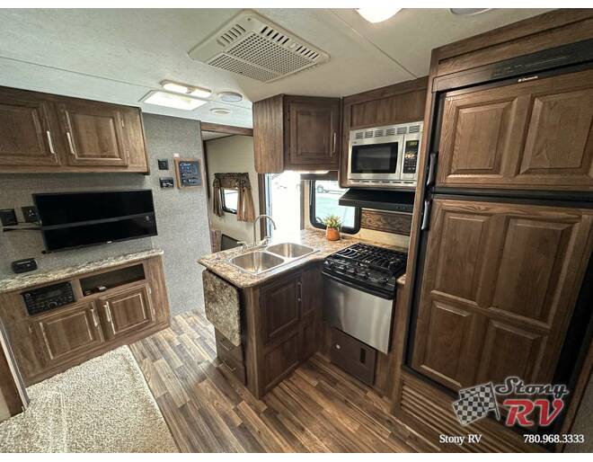 2015 Keystone Cougar Half-Ton West 29RBKWE Travel Trailer at Stony RV Sales, Service and Consignment STOCK# 1120 Photo 12