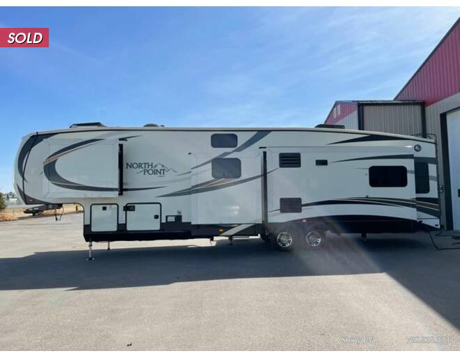 2016 Jayco North Point 377RLBH Fifth Wheel at Stony RV Sales and Service STOCK# 773 Photo 4