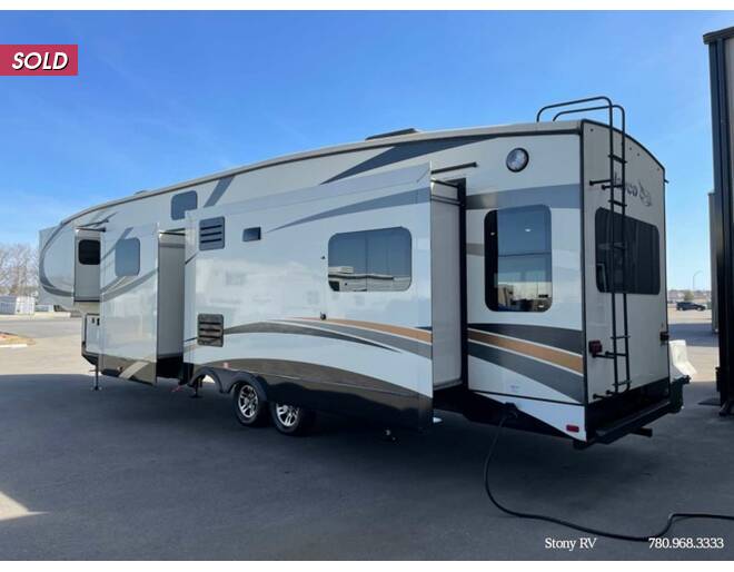 2016 Jayco North Point 377RLBH Fifth Wheel at Stony RV Sales and Service STOCK# 773 Photo 5