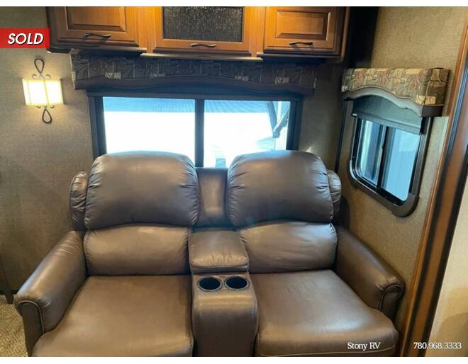2016 Jayco North Point 377RLBH Fifth Wheel at Stony RV Sales and Service STOCK# 773 Photo 22