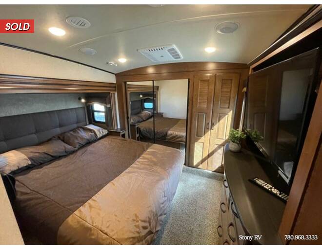 2016 Jayco North Point 377RLBH Fifth Wheel at Stony RV Sales and Service STOCK# 773 Photo 26