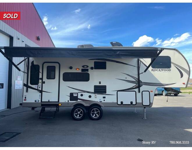 2016 Rockwood Ultra Lite 2440WS Fifth Wheel at Stony RV Sales, Service and Consignment STOCK# 783 Photo 5