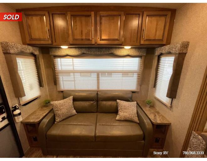 2016 Rockwood Ultra Lite 2440WS Fifth Wheel at Stony RV Sales and Service STOCK# 783 Photo 9