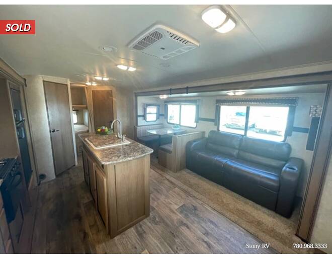 2016 Cruiser RV Shadow Cruiser 282BHS Travel Trailer at Stony RV Sales, Service and Consignment STOCK# 810 Photo 9