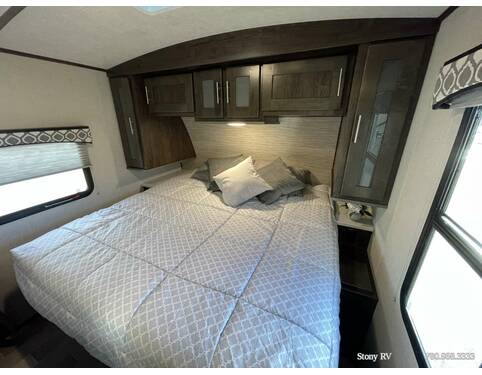2020 Cruiser RV Radiance Ultra-Lite 26KB Travel Trailer at Stony RV Sales and Service STOCK# 837 Photo 13