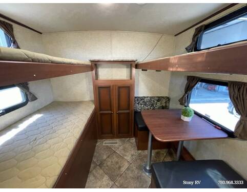 2015 Palomino SolAire Eclipse 307QBDSK  at Stony RV Sales and Service STOCK# S-78 Photo 13
