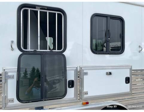 2014 Bison 3 Horse 8310TE  at Stony RV Sales and Service STOCK# 877 Photo 9