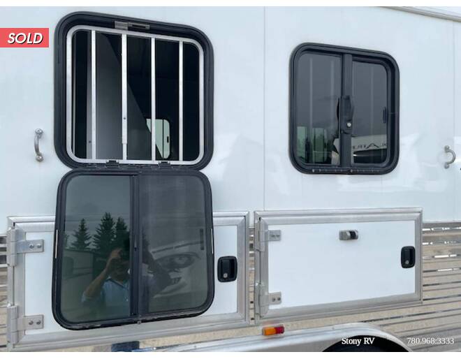2014 Bison 3 Horse 8310TE Horse GN at Stony RV Sales, Service and Consignment STOCK# 877 Photo 9