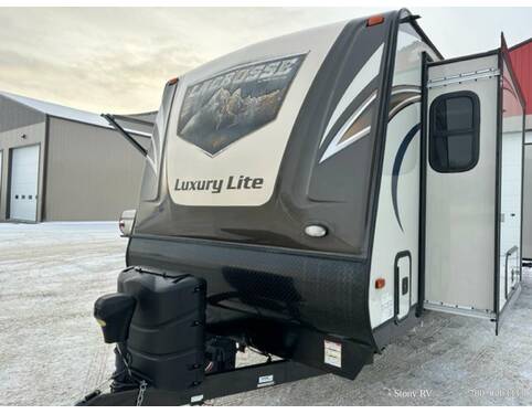 2015 Prime Time LaCrosse Luxury Lite 330RST Travel Trailer at Stony RV Sales and Service STOCK# 936 Photo 7