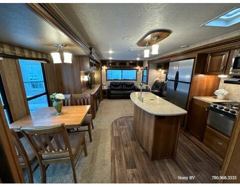 2015 Prime Time LaCrosse Luxury Lite 330RST Travel Trailer at Stony RV Sales and Service STOCK# 936 Photo 10