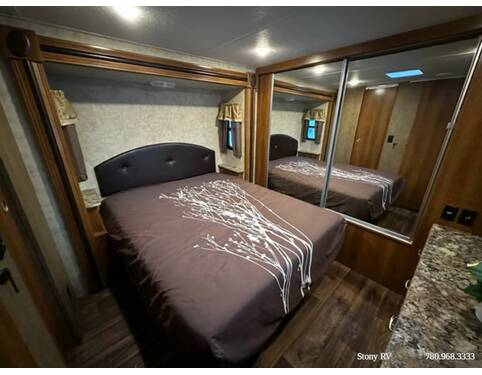2015 Prime Time LaCrosse Luxury Lite 330RST Travel Trailer at Stony RV Sales and Service STOCK# 936 Photo 18