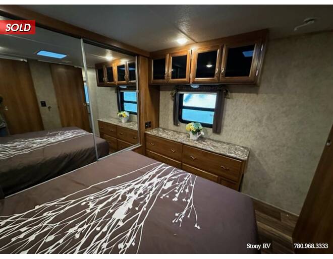 2015 Prime Time LaCrosse Luxury Lite 330RST Travel Trailer at Stony RV Sales and Service STOCK# 936 Photo 19