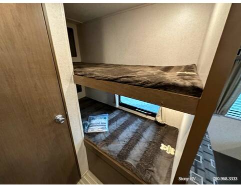 2018 Shasta Oasis 18BH Travel Trailer at Stony RV Sales and Service STOCK# 911 Photo 7