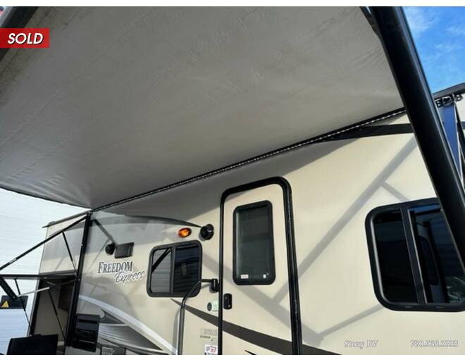 2016 Coachmen Freedom Express Ultra Lite 231RBDS Travel Trailer at Stony RV Sales and Service STOCK# 950 Photo 8