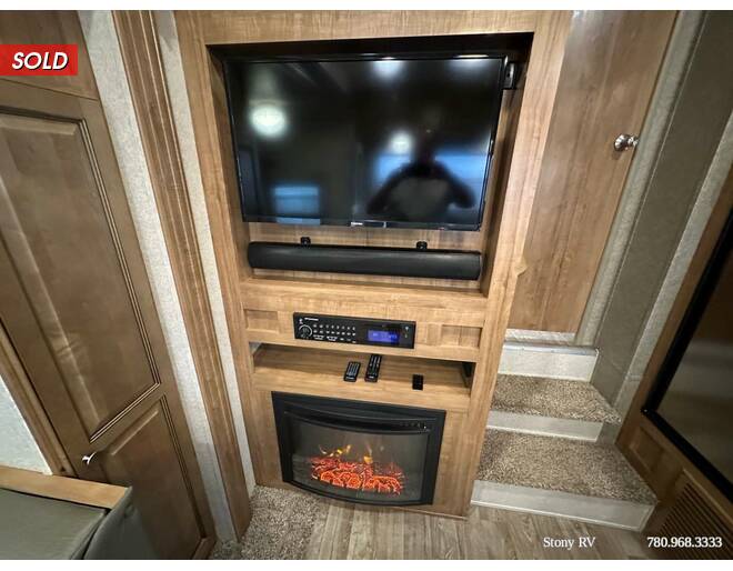 2018 Flagstaff Classic Super Lite 8524RLBS Fifth Wheel at Stony RV Sales and Service STOCK# 983 Photo 4