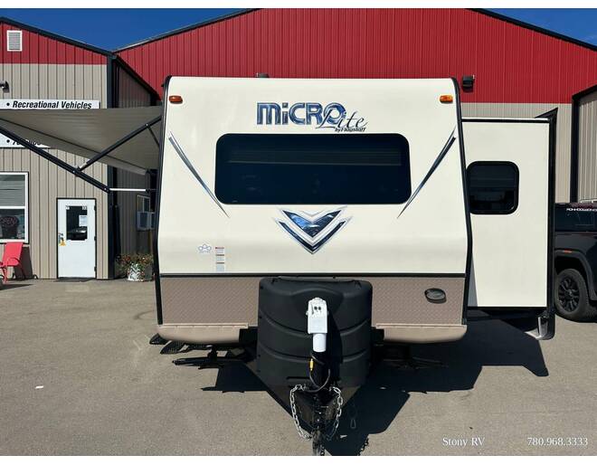 2017 Flagstaff Micro Lite 25FKS Travel Trailer at Stony RV Sales and Service STOCK# S106 Photo 6