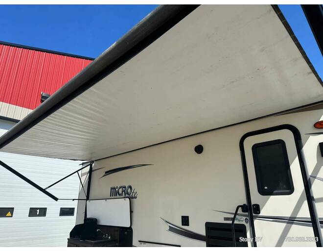 2017 Flagstaff Micro Lite 25FKS Travel Trailer at Stony RV Sales and Service STOCK# S106 Photo 17