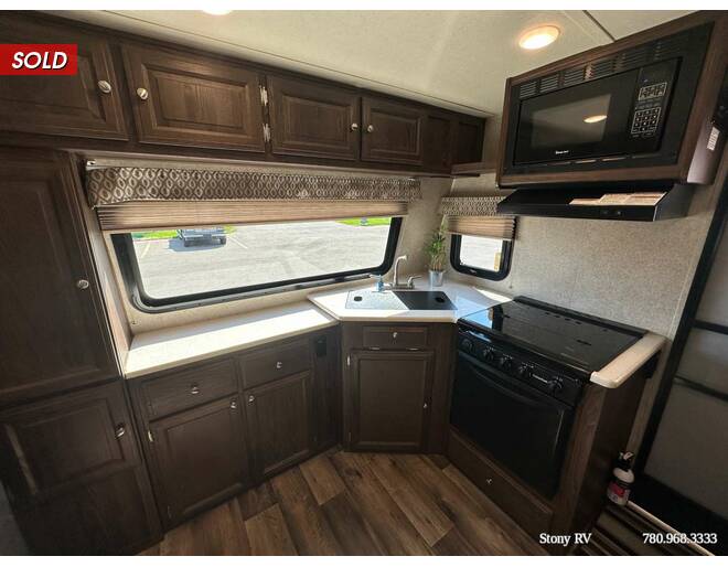 2017 Flagstaff Micro Lite 25FKS Travel Trailer at Stony RV Sales, Service and Consignment STOCK# S106 Photo 9