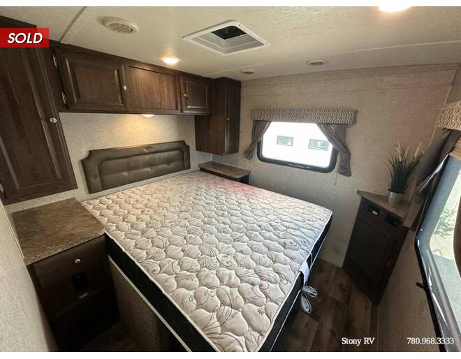 2017 Flagstaff Micro Lite 25FKS Travel Trailer at Stony RV Sales, Service and Consignment STOCK# S106 Photo 12