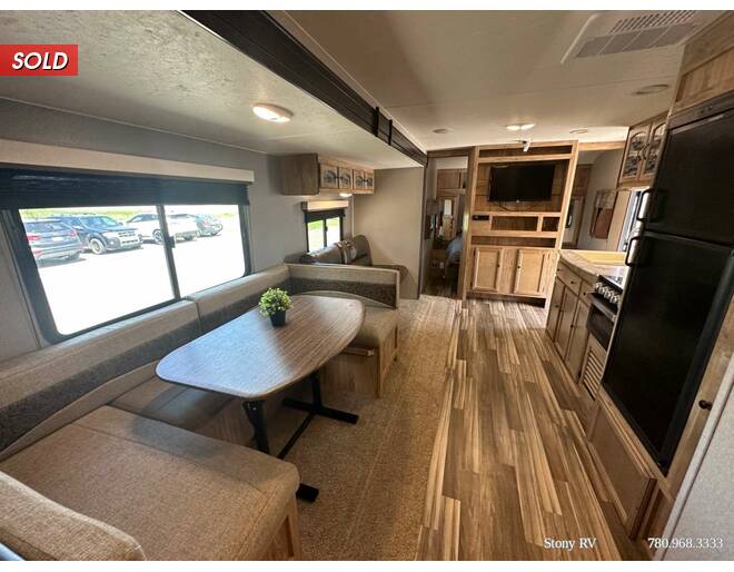 2018 Coachmen Freedom Express Select 31SE Travel Trailer at Stony RV Sales and Service STOCK# 997 Photo 14