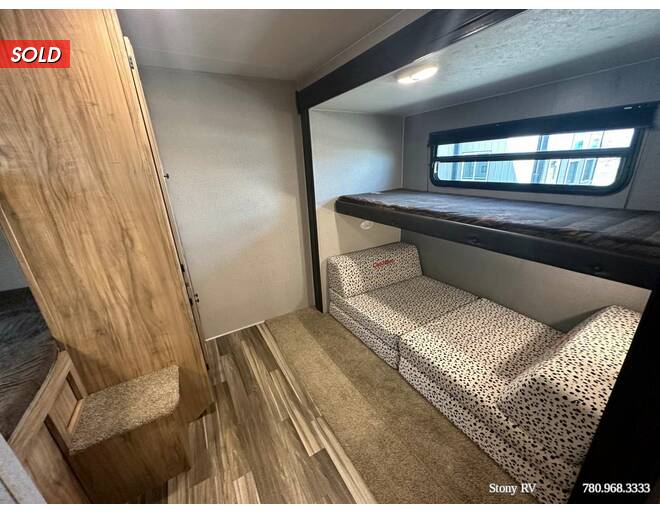 2018 Coachmen Freedom Express Select 31SE Travel Trailer at Stony RV Sales and Service STOCK# 997 Photo 16