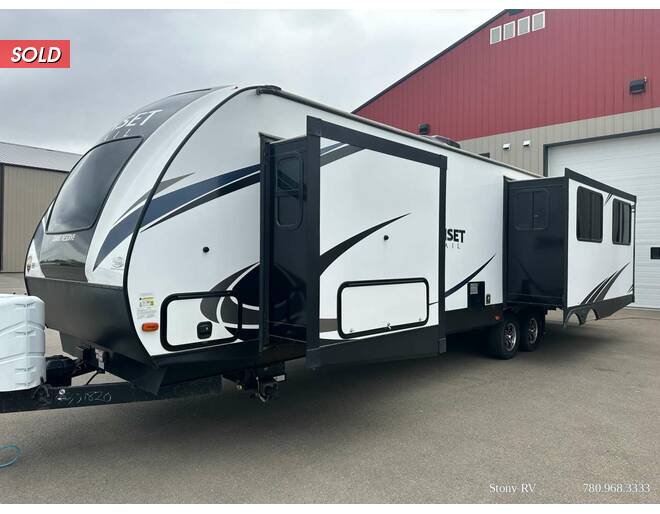 2018 CrossRoads RV Sunset Trail Grand Reserve 33SI Travel Trailer at Stony RV Sales, Service and Consignment STOCK# C119 Photo 2