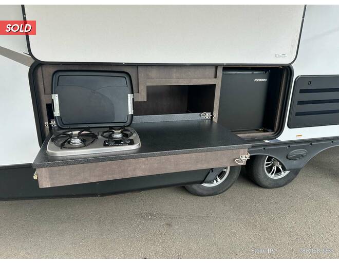 2018 CrossRoads RV Sunset Trail Grand Reserve 33SI Travel Trailer at Stony RV Sales and Service STOCK# C119 Photo 11