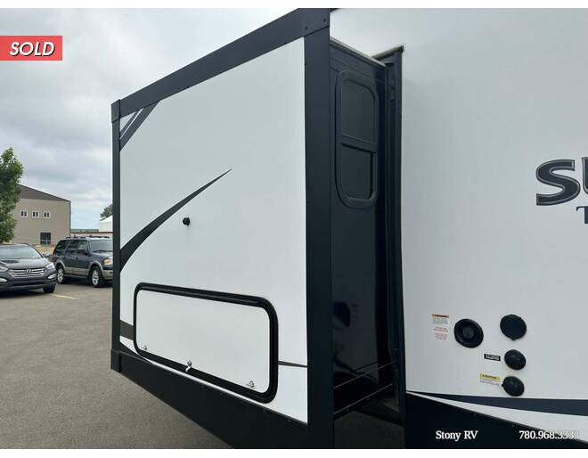 2018 CrossRoads RV Sunset Trail Grand Reserve 33SI Travel Trailer at Stony RV Sales and Service STOCK# C119 Photo 15