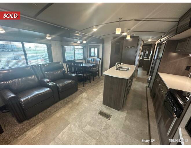 2018 CrossRoads RV Sunset Trail Grand Reserve 33SI Travel Trailer at Stony RV Sales and Service STOCK# C119 Photo 17
