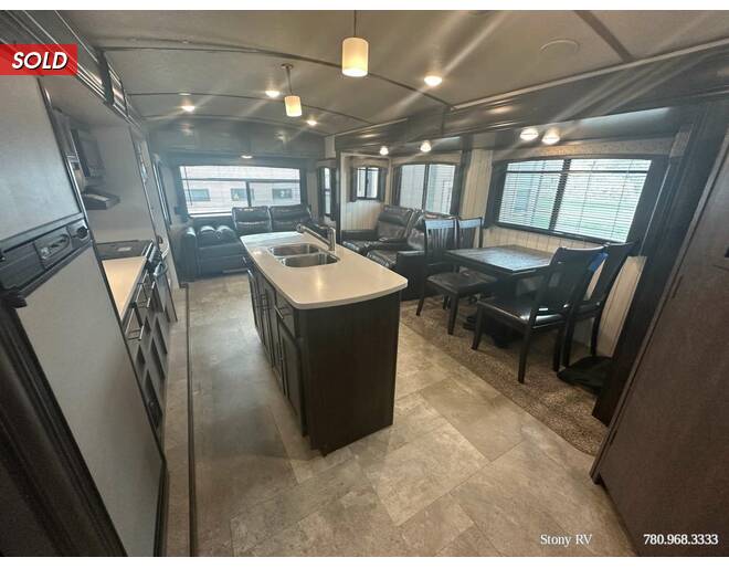 2018 CrossRoads RV Sunset Trail Grand Reserve 33SI Travel Trailer at Stony RV Sales, Service and Consignment STOCK# C119 Photo 19